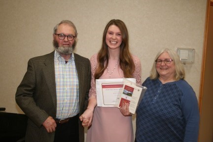 <b></b><br>Alumni Tom Tiffany '71 and Margaret Tiffany '76 present the Harvard Prize Book at Redwood Valley High School